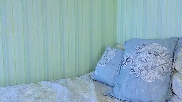  Lily  online show from February 4, 2025, 8:13 am