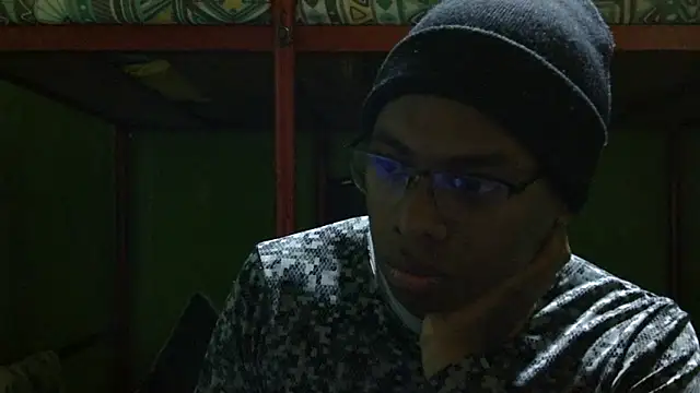 Snapshot of Walltaz chatting on March 22, 2026, 9:27 pm Walltaz online show from March 22, 2026, 9:27 pm