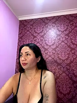 juliana diaz online show from November 28, 2025, 11:21 am