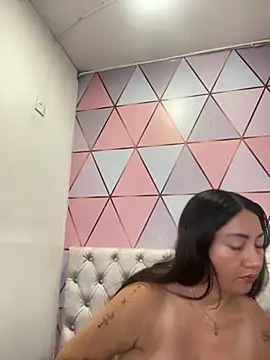 juliana diaz online show from September 16, 2025, 11:22 am