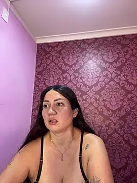 juliana diaz online show from December 17, 2025, 11:26 am