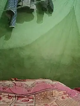 Snapshot of hq9870a chatting on December 20, 2024, 7:17 pm hq9870a online show from December 20, 2024, 7:17 pm