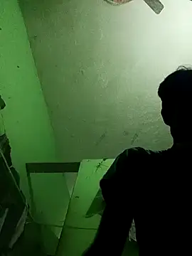 Snapshot of hq9870a chatting on December 5, 2024, 6:17 pm hq9870a online show from December 5, 2024, 6:17 pm