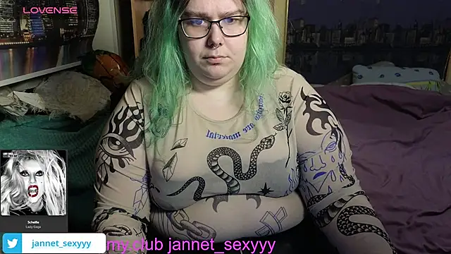 JannetPie online show from December 14, 2025, 5:13 am