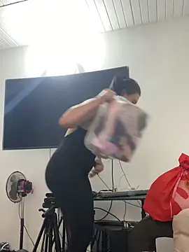 Snapshot of AlondraDiossa03 chatting on February 12, 2026, 5:56 pm AlondraDiossa03 online show from February 12, 2026, 5:56 pm