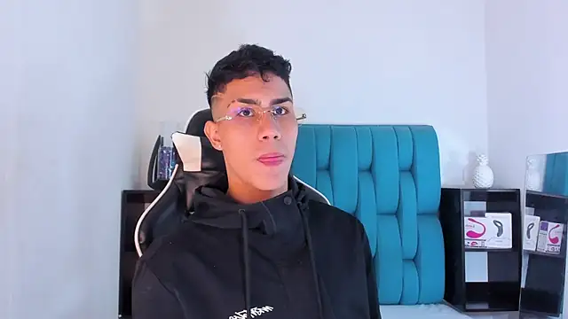 AlanNaughty online show from March 6, 2025, 8:05 pm