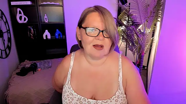Shannonshine online show from August 7, 2026, 2:01 pm