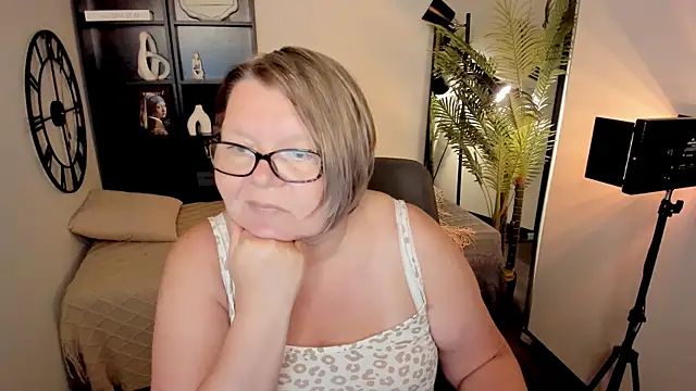 Shannonshine online show from July 20, 2026, 1:57 pm