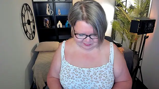 Shannonshine online show from July 14, 2026, 5:12 am