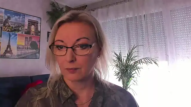 vanessa chat online show from July 14, 2026, 1:17 pm