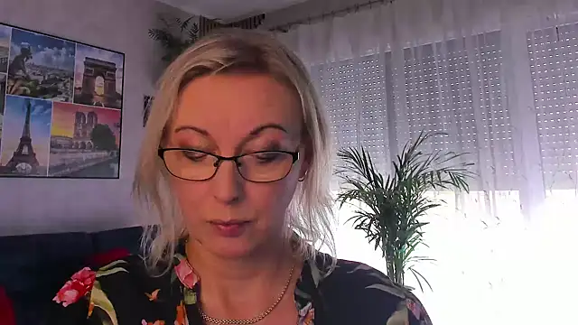 vanessa chat online show from July 19, 2026, 1:19 pm