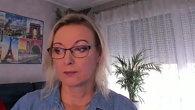 vanessa chat online show from July 29, 2026, 1:21 pm