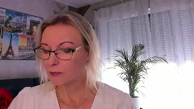 vanessa chat online show from August 3, 2026, 1:28 pm