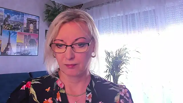 vanessa chat online show from May 3, 2026, 1:25 pm