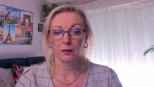 vanessa chat online show from March 23, 2025, 7:53 am