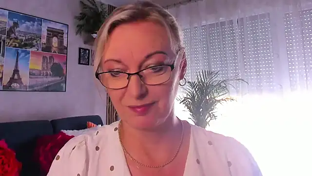 vanessa chat online show from June 18, 2026, 2:00 pm