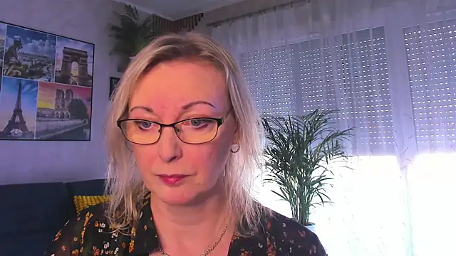 vanessa chat online show from March 12, 2026, 2:21 pm