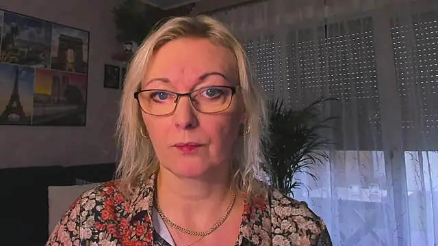 vanessa chat online show from December 15, 2025, 2:34 pm