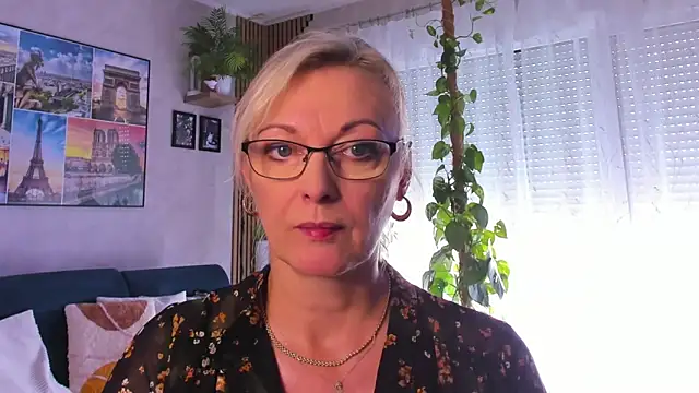 vanessa chat online show from September 10, 2025, 1:21 pm