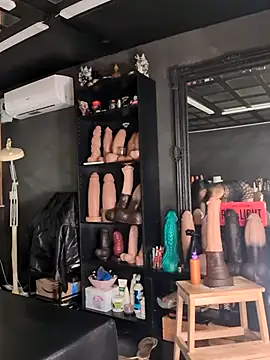 DarkDea online show from September 24, 2025, 12:44 pm