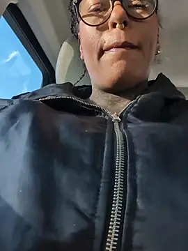 DarkDea online show from November 20, 2025, 1:23 pm