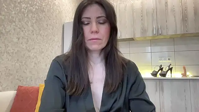 HotyWinter online show from March 9, 2026, 4:16 am