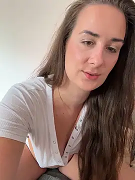 EllaMae online show from April 25, 2026, 11:13 am
