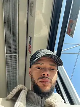 Snapshot of Lionayowe chatting on March 8, 2026, 10:07 am Lionayowe online show from March 8, 2026, 10:07 am