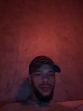 Snapshot of Lionayowe chatting on February 18, 2026, 9:33 pm Lionayowe online show from February 18, 2026, 9:33 pm