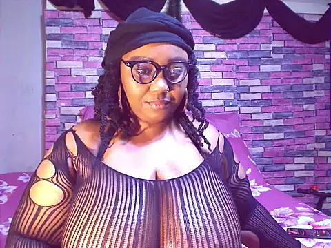 BustySavita online show from May 5, 2026, 10:29 am