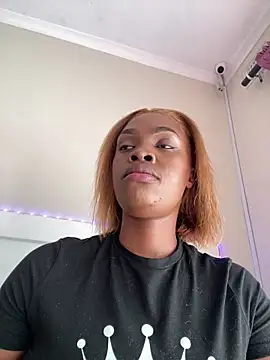 LuciousLips96 online show from June 10, 2026, 9:43 am