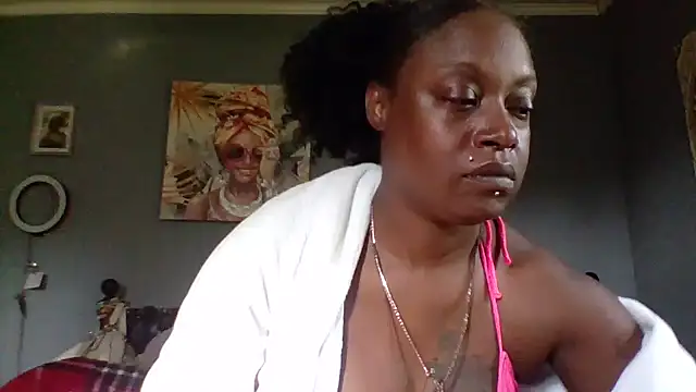 msdeedee online show from April 28, 2026, 10:03 pm