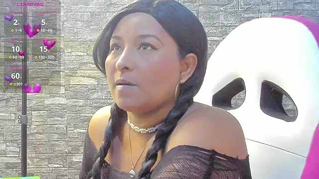 Snapshot of paola_ih chatting on June 1, 2026, 2:17 pm paola ih online show from June 1, 2026, 2:17 pm