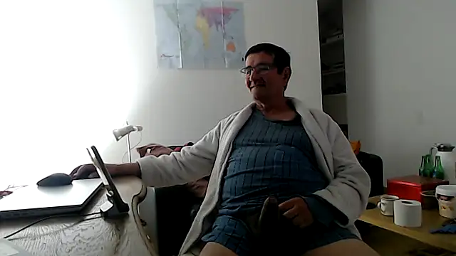 Snapshot of silvio-aus-luzern-CH chatting on April 29, 2026, 7:12 am silvio-aus-luzern-CH online show from April 29, 2026, 7:12 am