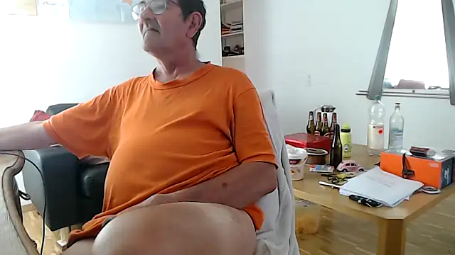 silvio-aus-luzern-CH online show from July 18, 2026, 6:33 am