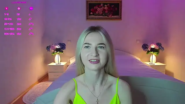 AnnaCarrera online show from July 16, 2026, 7:55 pm