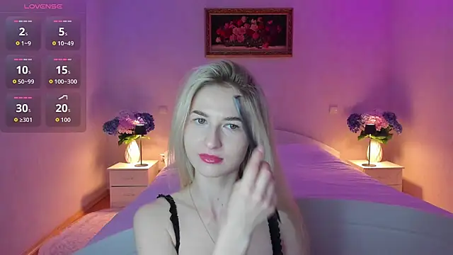 AnnaCarrera online show from July 22, 2026, 8:00 pm