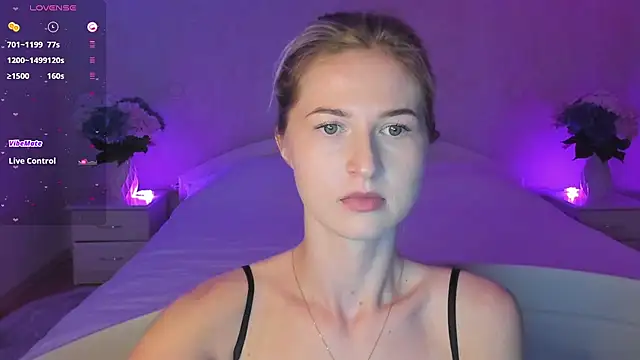 AnnaCarrera online show from September 9, 2025, 6:39 pm