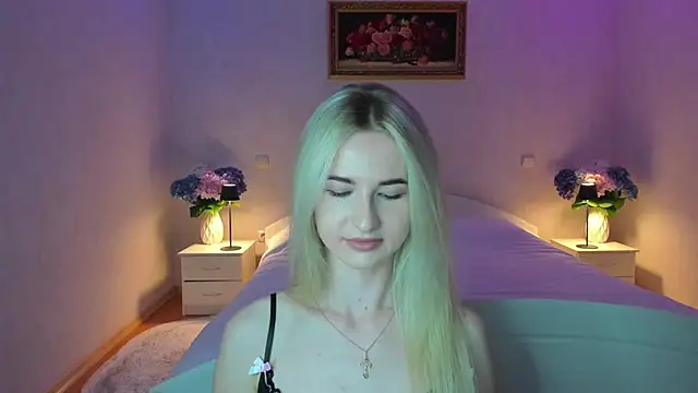 AnnaCarrera online show from June 24, 2026, 9:01 pm