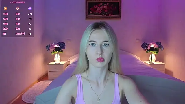 AnnaCarrera online show from July 18, 2026, 8:28 pm