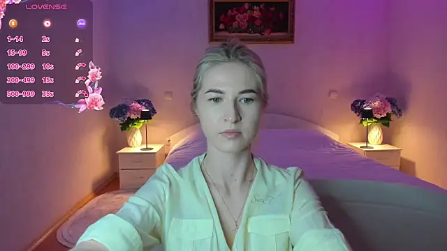 AnnaCarrera online show from June 9, 2026, 8:21 pm