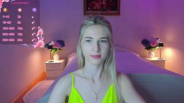 AnnaCarrera online show from June 20, 2026, 8:14 pm