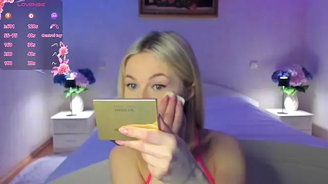 AnnaCarrera online show from February 9, 2026, 9:13 pm