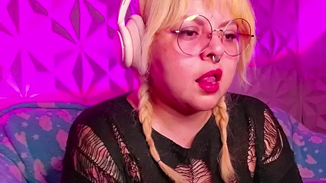 Satyn doll online show from October 17, 2025, 11:06 pm