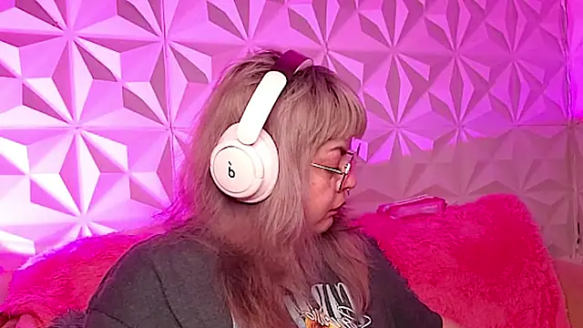 Satyn doll online show from November 27, 2025, 12:11 am