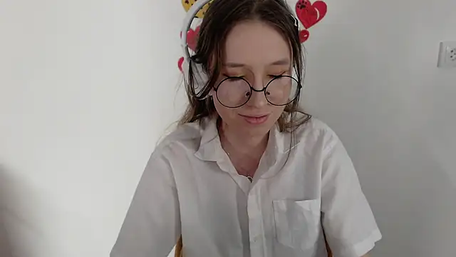  Hanna Moon  online show from April 20, 2026, 12:08 pm