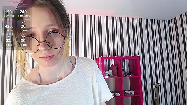  Hanna Moon  online show from February 9, 2025, 7:37 am