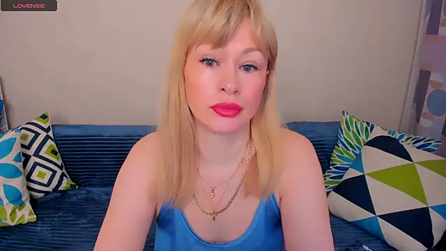 EllenMoore online show from May 8, 2026, 3:10 am