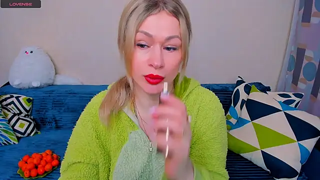 EllenMoore online show from March 8, 2026, 3:10 am