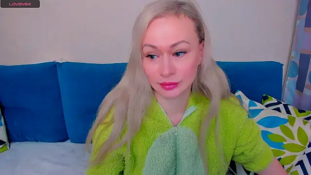 EllenMoore online show from October 3, 2025, 3:09 am